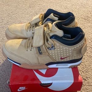 Worn Nike air trainer V Victor Cruz
